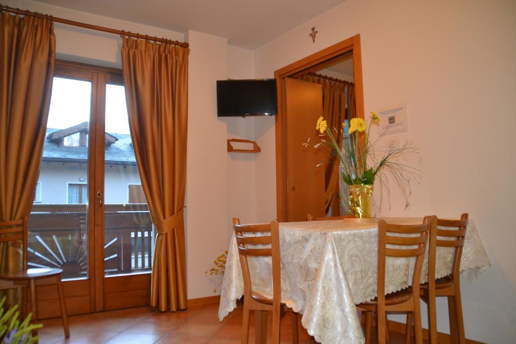 Baita Dei Pini Campodolcino Oda fotoğraf